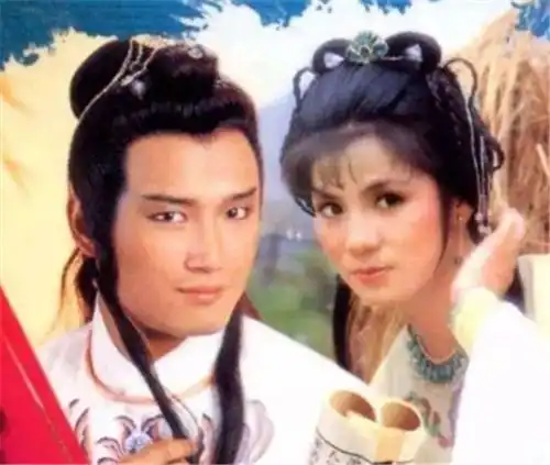 射雕英雄传在杨康眼里,黄蓉再美这三点永远比不上穆念慈