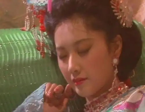 同样是想嫁唐僧女国王靠美貌,老鼠精靠颜值,你看蝎子精靠啥
