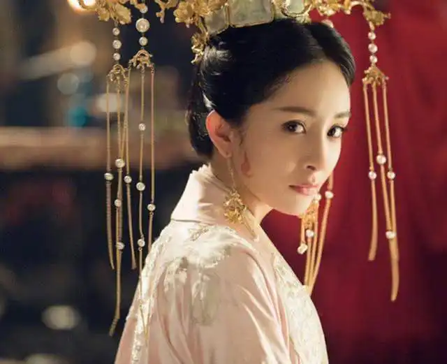 女神杨幂新剧已敲定,搭档竟是顶流男星,网友想不火都难
