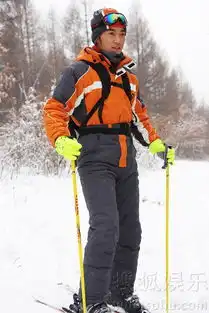 疯狂的导演曝清凉版剧照王宝强士兵再突击
