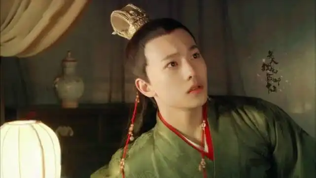 曾经杨幂赵丽颖都给她做配,后来却靠综艺节目拉人气