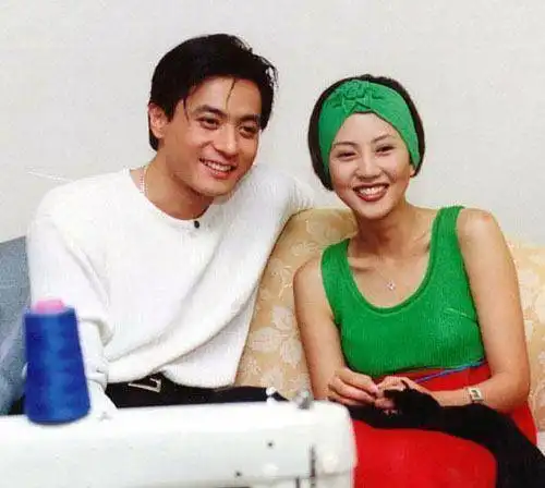 他是初代韩流男神,与廉晶雅恋爱十年终分手,如今作品连扑已过气
