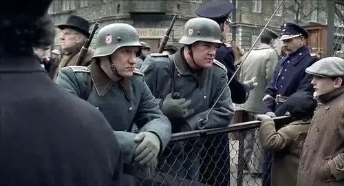 豆瓣评分9.2,犹太钢琴家视角中的二战,媲美辛德勒的名单