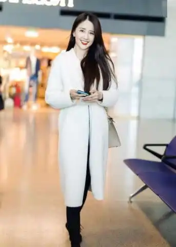 最美殷素素陈欣予,看了她的现代造型后,网友情敌们拔刀吧