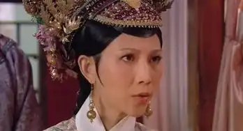 甄嬛传难怪安陵容小产时敬妃非穿这件衣服,你看这刺绣啥意思
