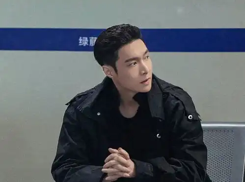 任嘉伦新古装剧上线成爆款,热度直接赶超扫黑风暴
