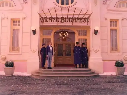 布达佩斯手记为什么穷人多不敢创业
