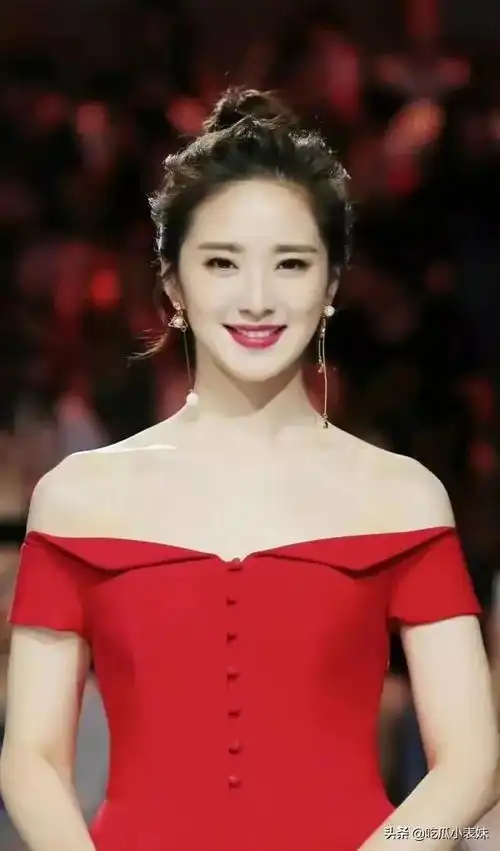 刘烨,优雅气质,微微一笑很倾城