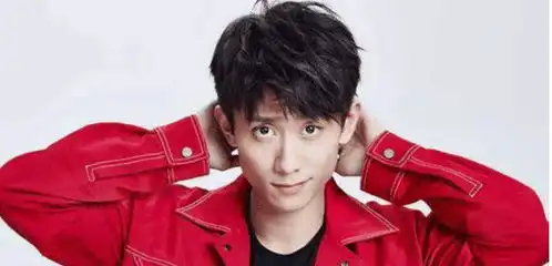 演技明明很垃圾,却被捧成戏骨的明星,网友都是粉丝惯得
