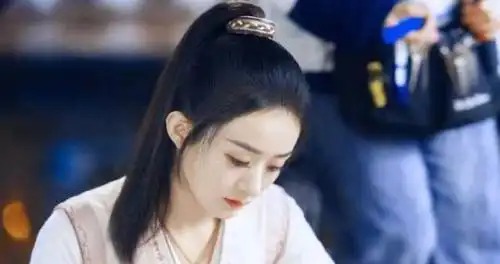 9年前她只是李沁的配角,现在她却成了主角
