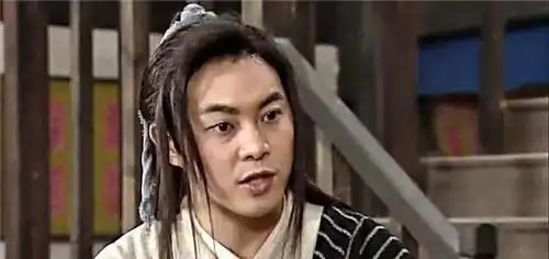 众人皆知人无笑脸莫开店,下句才是精华,生意人越早明白越好