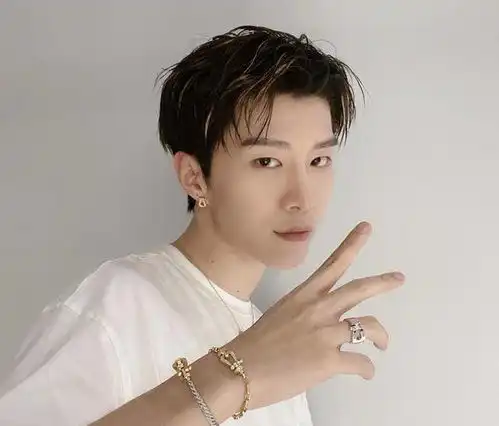 19岁范丞丞坦言理想型是倪妮后,网友大赞对方堪比女神范冰冰