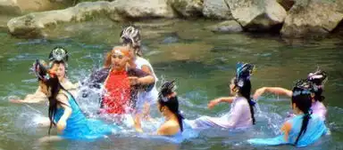 86版西游记蜘蛛精姚嘉和儿子合影照曝光,母子好似姐弟
