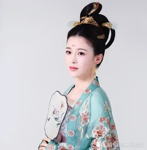 新一代古装美人,原定演小龙女,如今改名演女主,让顶流女星做配