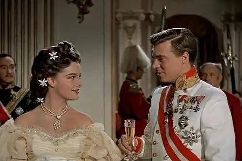 中国的太后称号是芈八子开创的,欧洲国家根本没有太后这个职位