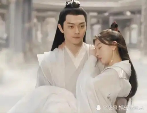 千古玦尘大结局周冬雨要剔除芜浣仙骨,暮光求情,说出月弥死亡的真相