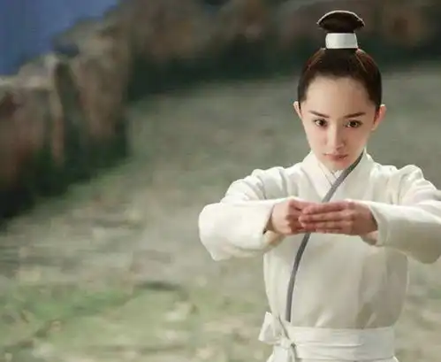 女神汤唯古装造型屡被吐槽,这发型一看就是张叔平本尊了