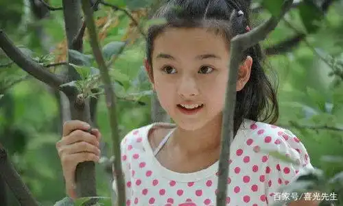 在娱圈消失5年,回归就能演女主,上春晚跟正午合作,真不简单
