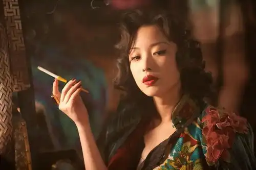 一个女人,和她的女人们
