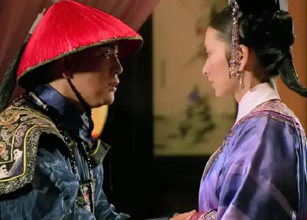 甄嬛传里,温实初自宫,到底是为了甄嬛还是为了眉庄
