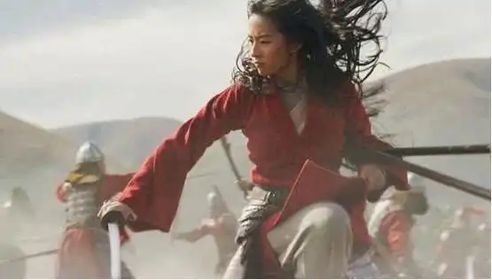 花木兰曝光幕后花絮,刘亦菲巩俐等人片场训练,打戏洒脱流利