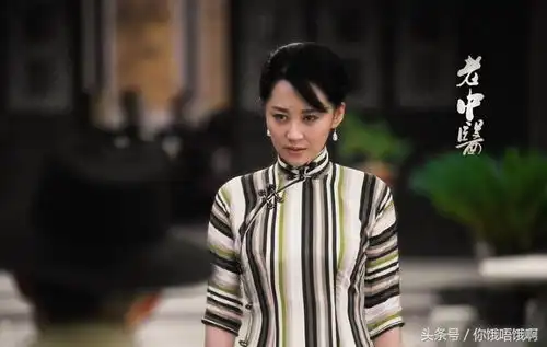 许晴老中医最新剧照唯一一个穿旗袍最好看的实力派演员
