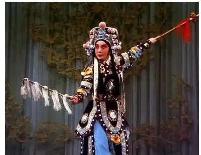 京剧里马鞭都有什么颜色都是给哪些人用的
