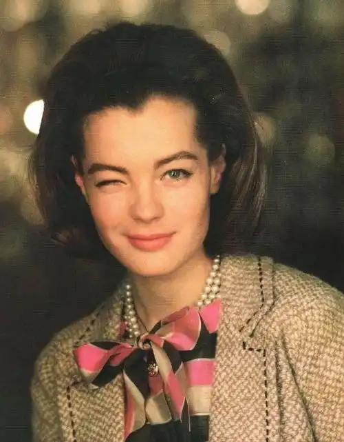 传奇王妃儿子是秃顶,埃及艳后女儿刻薄脸,绝美女星们后代全长残