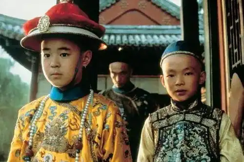 溥仪幼时在宫中玩闹,无意间发现一道密旨,竟揭开了一桩百年疑案
