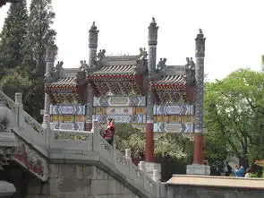 颐和园的牌楼都很精致