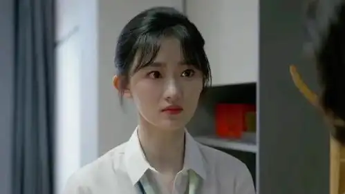 平凡之路的整容脸,除了金晨还有赵奕欢,宅男女神形象不再
