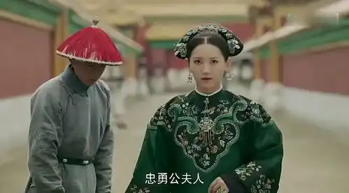 延禧攻略,尔晴见状况不对想溜走,不料被太监生擒,满脸的尴尬
