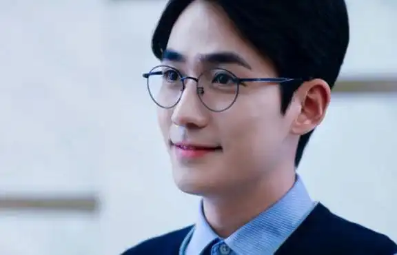 面对粉丝暴涨迪丽热巴可爱,朱一龙忙着宠粉,王俊凯5字应对
