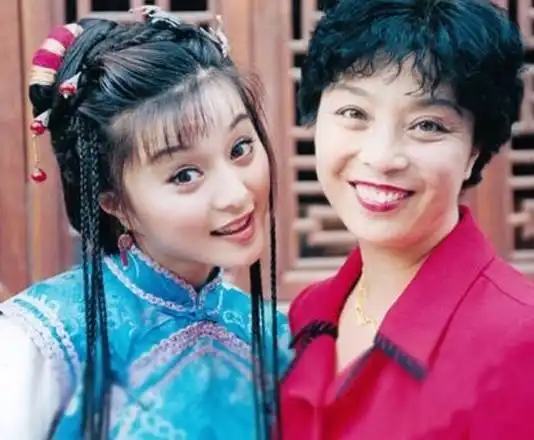 范冰冰36岁生日被求婚范冰冰海量童年照旧照开扒看女神从小美到大