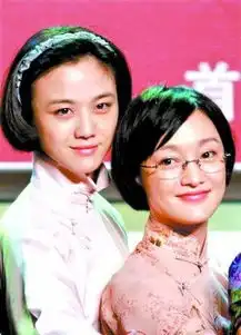 汤唯红裙亮丽代言回应被删戏片长需要
