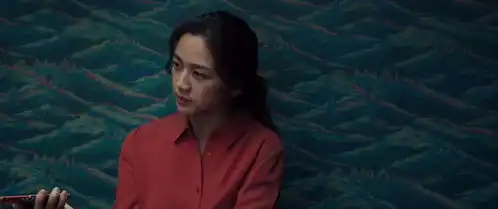 汤唯获得韩国影评奖影后,又入选年度优秀艺术家,实至名归