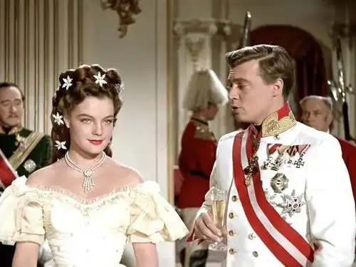 茜茜公主的姐姐不漂亮,有皇后之才却无皇后命,结婚10年成寡妇
