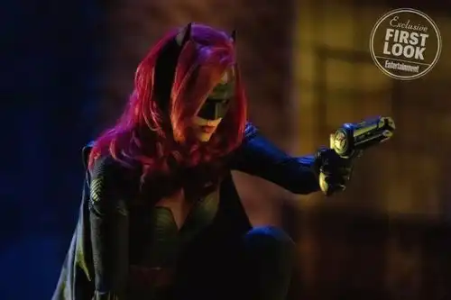 dc超英剧交叉集曝光剧照