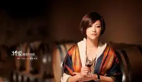 徐静蕾携手李亚鹏再演将爱剧中新造型曝光
