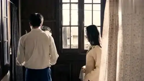 外滩钟声俞灏明看到眼前的女子,瞬间怦然心动