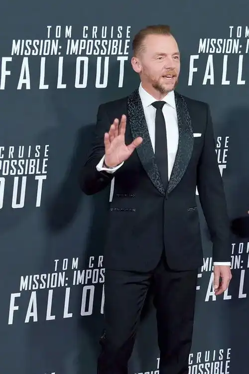 碟中谍6汤姆克鲁斯亨利卡维尔亮相华盛顿首映红毯