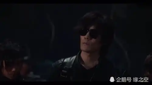 盗墓笔记的黑眼镜再次开启冒险了九头龙柏攻击性好强,好危险
