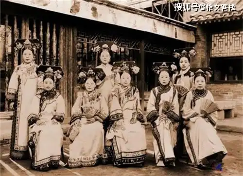 末代皇帝溥仪,为何一生都无子你看看他小时候都干了啥
