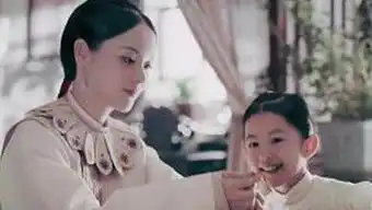 邓莎晒延禧攻略剧照线索,璎宁却趴在高贵妃怀里痛哭
