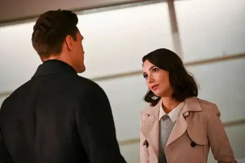 闪电侠发布第六季回归新剧照4月21日播出,粉丝们久等了