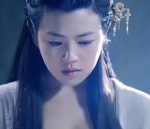 讲真如果于正有央视的一半审美,陈妍希当年就不会被骂成小笼包