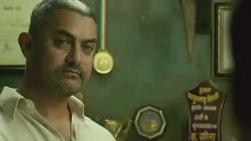 摔跤吧爸爸吉塔输了奥运会,爸爸脸上写满了无奈