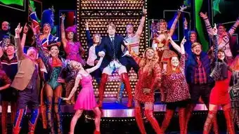 近五年全球最红音乐剧长靴皇后引进,广州人真正与百老汇接轨了