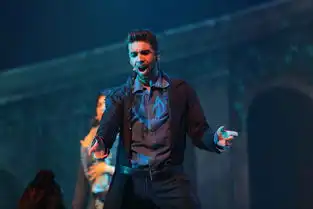 法语音乐剧罗密欧与朱丽叶首演掀狂潮
