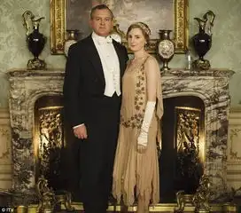 昨天itv在官推上发了一张图,预告唐家屯downtonabbey第五季马
